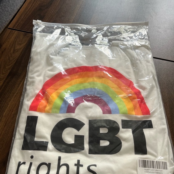 New Rainbow LGBT T-shirt - Picture 2 of 2